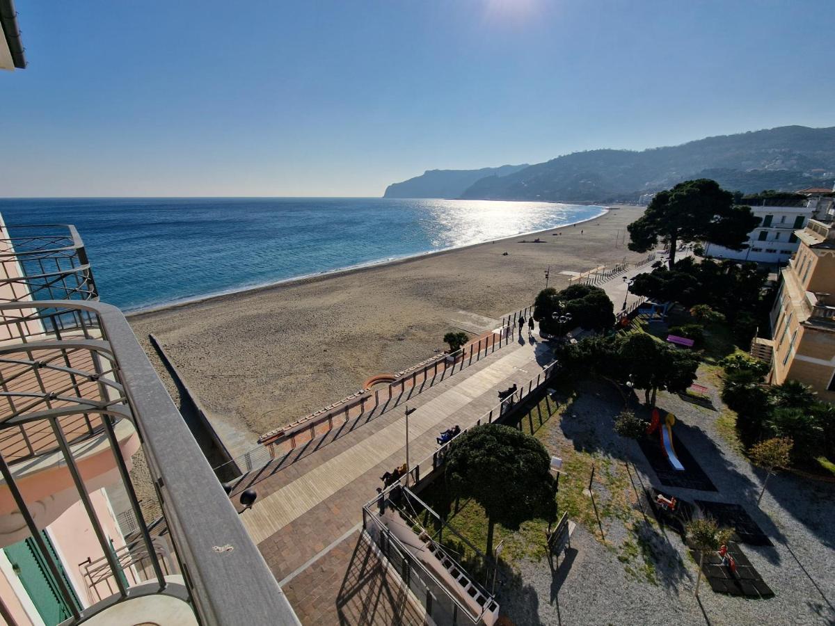 Hotel Miramare Spotorno Exterior photo